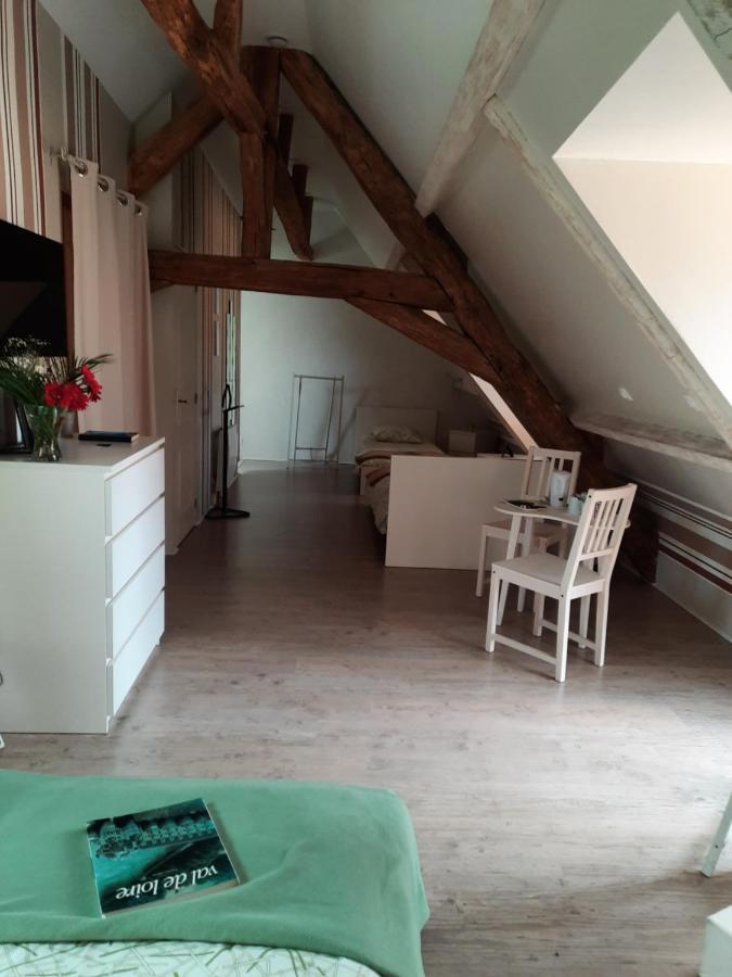 La Maison Genevier - Chambre La Family Montreuil-en-Touraine Eksteriør billede